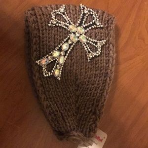 Knit headband.